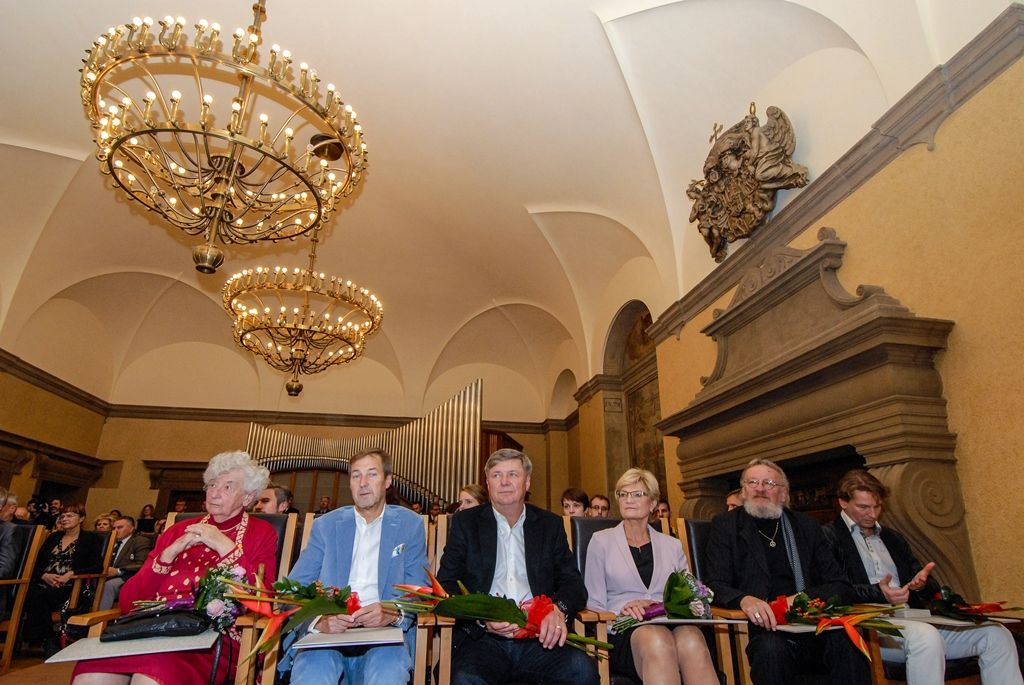 Cenu města Plzně získal tým mladých vědců, dvě osobnosti jsou nově čestnými občany, primátor předal i čtyři pečetě (foto: M. Pecuch, 28.10.2016)