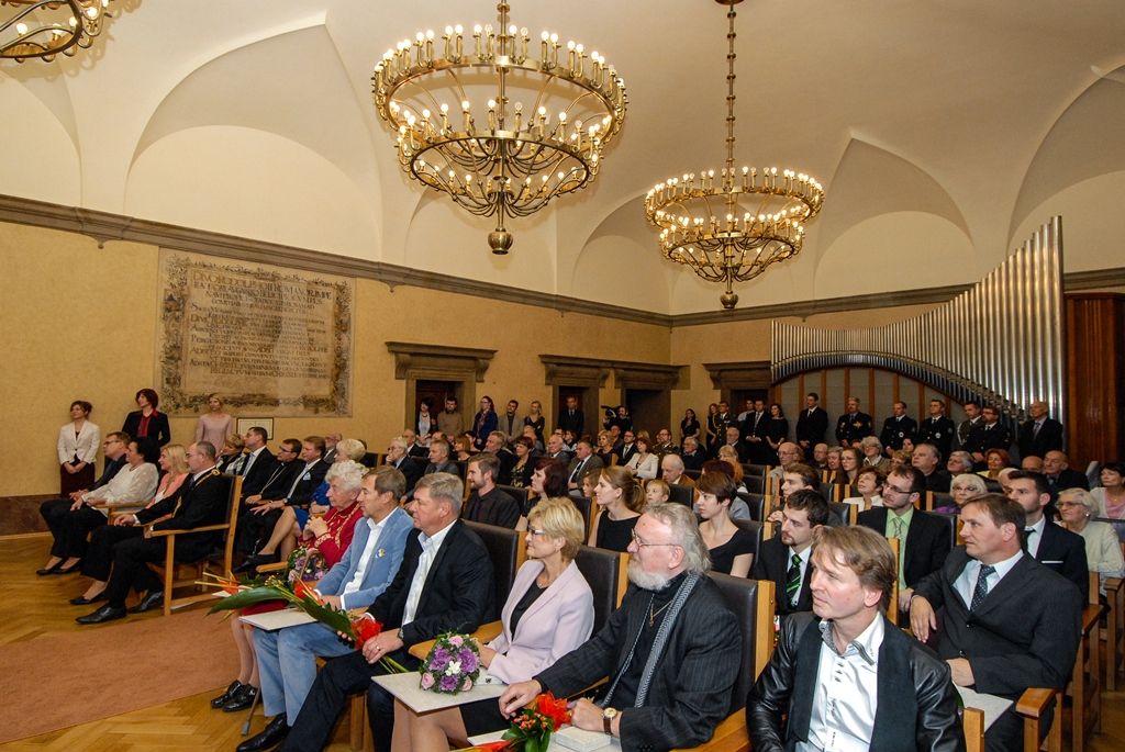 Cenu města Plzně získal tým mladých vědců, dvě osobnosti jsou nově čestnými občany, primátor předal i čtyři pečetě