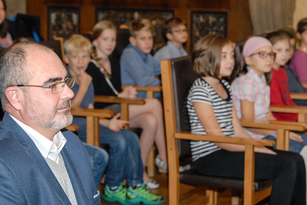 Žáci plzeňských základních škol umělecky ztvárnili situace „Kdy zavolat 150“ (foto: M. Pecuch, 7.11.2016)