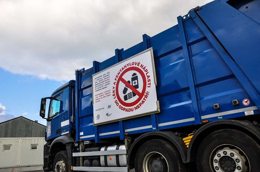 Léky a fentanylové náplasti do odpadu nepatří! (foto: M. Pecuch, 9.11.2016)
