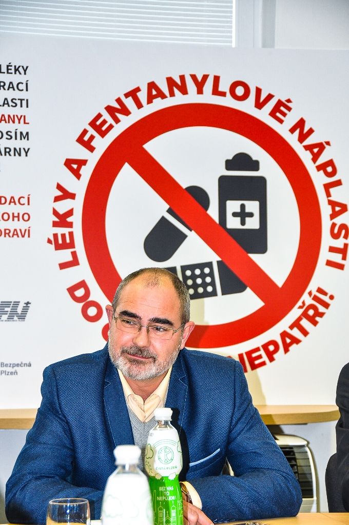 Léky a fentanylové náplasti do odpadu nepatří! (foto: M. Pecuch, 9.11.2016)