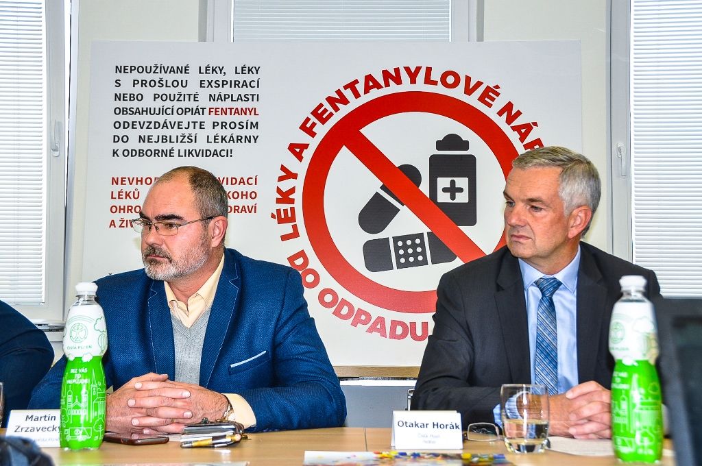Léky a fentanylové náplasti do odpadu nepatří! (foto: M. Pecuch, 9.11.2016)