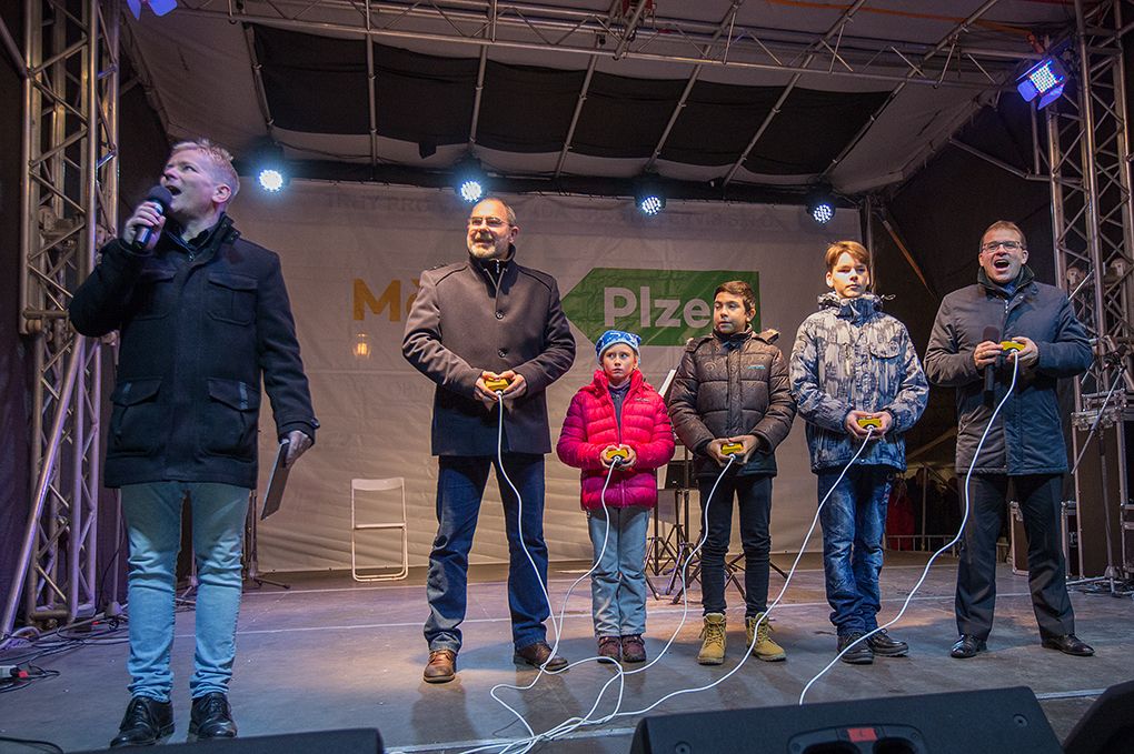 Plzeň rozsvítila svůj vánoční strom (foto: M. Chaloupka / M. Pecuch, 27.11.2016)