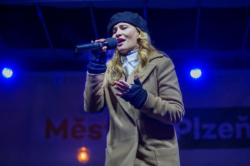 Plzeň rozsvítila svůj vánoční strom (foto: M. Chaloupka / M. Pecuch, 27.11.2016)