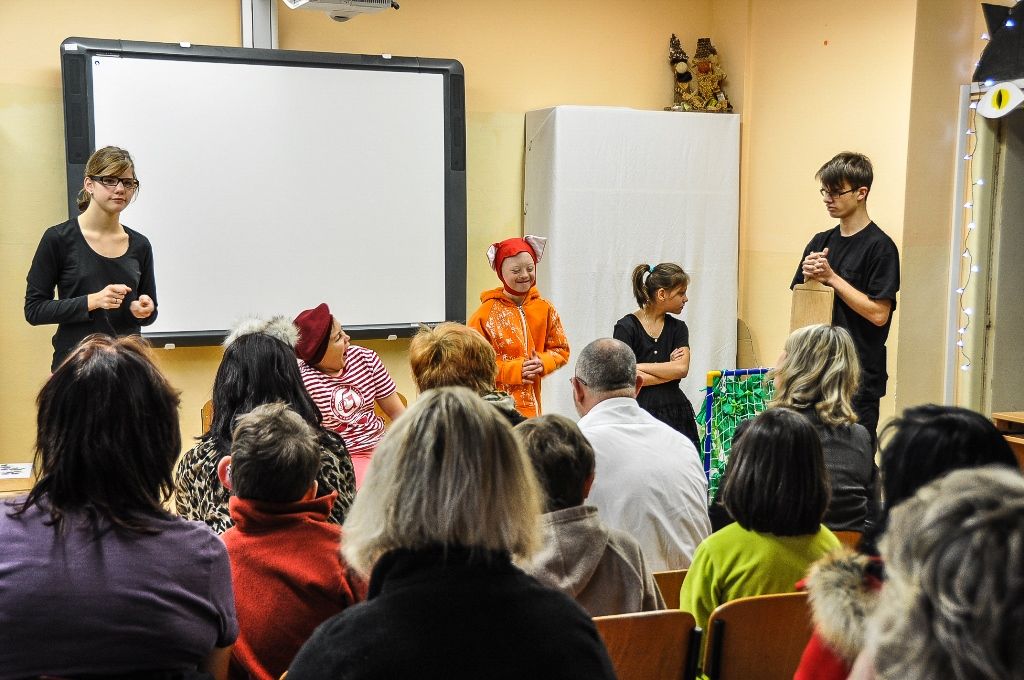 Muzikálové Kočky v podání žáků speciální školy zhlédl i primátor (foto: M. Pecuch, 5.12.2016)