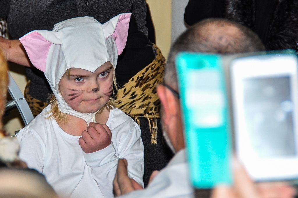 Muzikálové Kočky v podání žáků speciální školy zhlédl i primátor (foto: M. Pecuch, 5.12.2016)