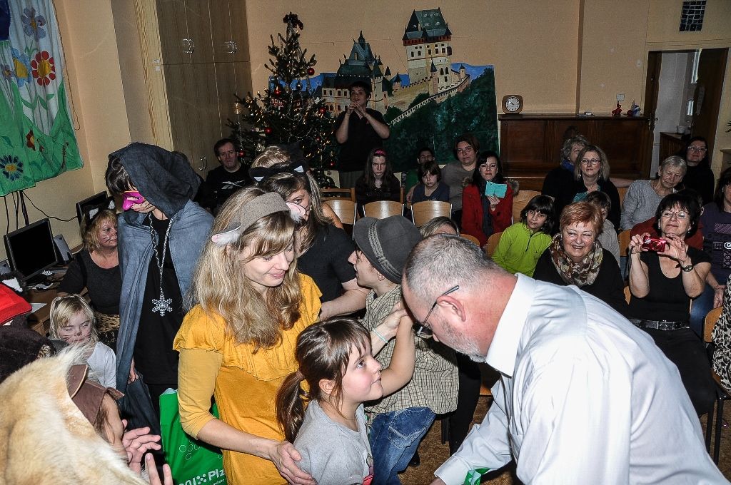 Muzikálové Kočky v podání žáků speciální školy zhlédl i primátor (foto: M. Pecuch, 5.12.2016)