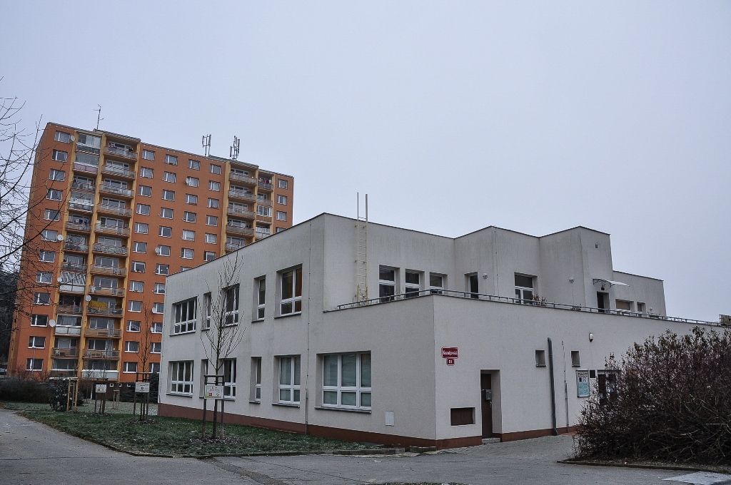 Téměř dvě desítky zařízení v sociálních službách navštívili ve středu primátor Martin Zrzavecký a jeho náměstci Martin Baxa, Eva Herinková, Pavel Kotas a Petr Náhlík. Již tradičně tím před Vánoci děkují vedení a zaměstnancům organizací za jejich celoroční nasazení, současně přímo v zařízeních zjišťují, co je možné zlepšit, jak může město ještě více pomoci. Mezi navštívené patřily Dětské centrum Plzeň, Mezigenerační a dobrovolnické centrum TOTEM, Domov pro seniory sv. Jiří, Dům Naděje – následné bydlení a Potravinová banka, Stacionář Jitřenka, Domov sv. Františka, Domov sv. Zity a další. Zástupci radnice během dne předali vánoční dárky za sto tisíc korun.