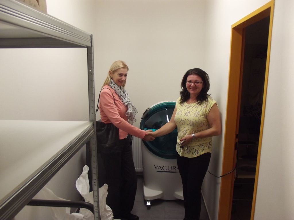 Téměř dvě desítky zařízení v sociálních službách navštívili ve středu primátor Martin Zrzavecký a jeho náměstci Martin Baxa, Eva Herinková, Pavel Kotas a Petr Náhlík. Již tradičně tím před Vánoci děkují vedení a zaměstnancům organizací za jejich celoroční nasazení, současně přímo v zařízeních zjišťují, co je možné zlepšit, jak může město ještě více pomoci. Mezi navštívené patřily Dětské centrum Plzeň, Mezigenerační a dobrovolnické centrum TOTEM, Domov pro seniory sv. Jiří, Dům Naděje – následné bydlení a Potravinová banka, Stacionář Jitřenka, Domov sv. Františka, Domov sv. Zity a další. Zástupci radnice během dne předali vánoční dárky za sto tisíc korun.