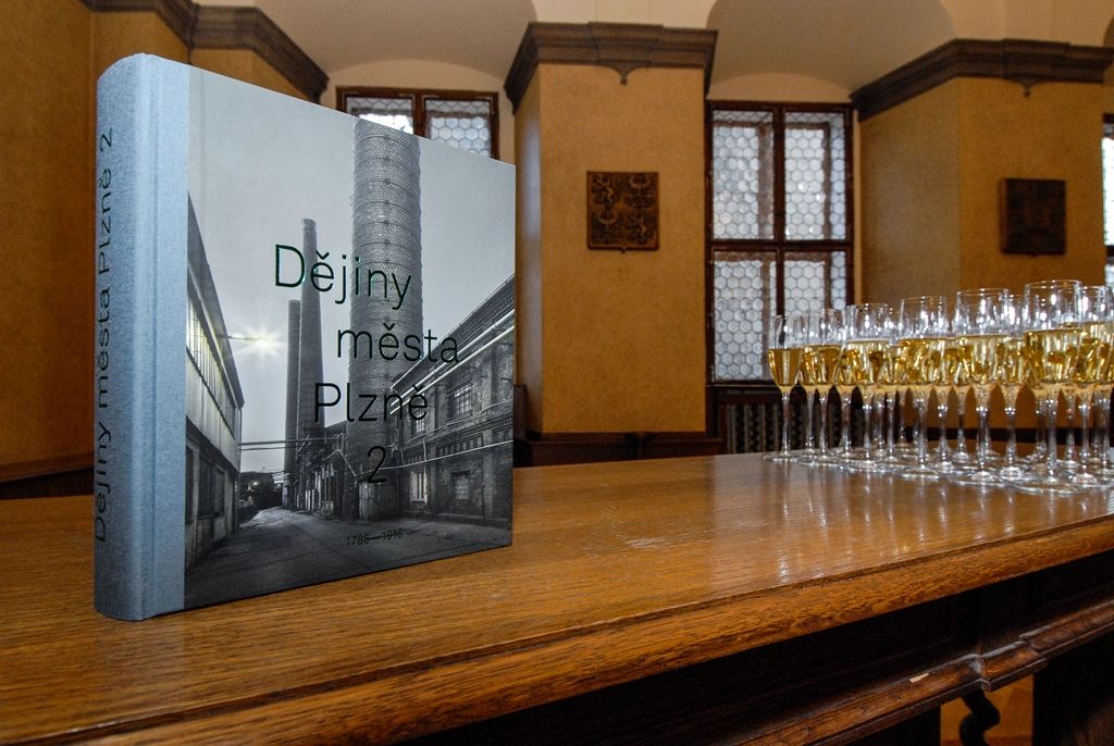 Plzeň má druhý díl třísvazkové publikace svých dějin