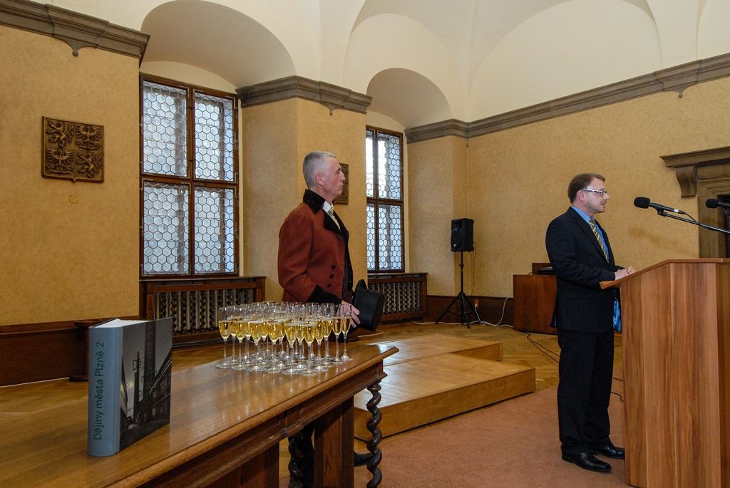 Plzeň má druhý díl třísvazkové publikace svých dějin (foto: M. Pecuch, 14.12.2016)