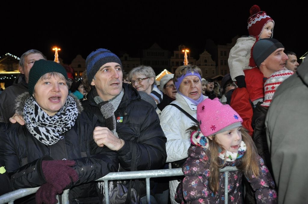 Plzeňané zpívali vánoční koledy (foto: E. Kriegerová, 14.12.2016)