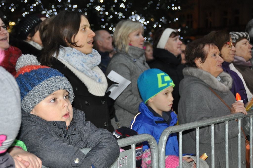 Plzeňané zpívali vánoční koledy (foto: E. Kriegerová, 14.12.2016)