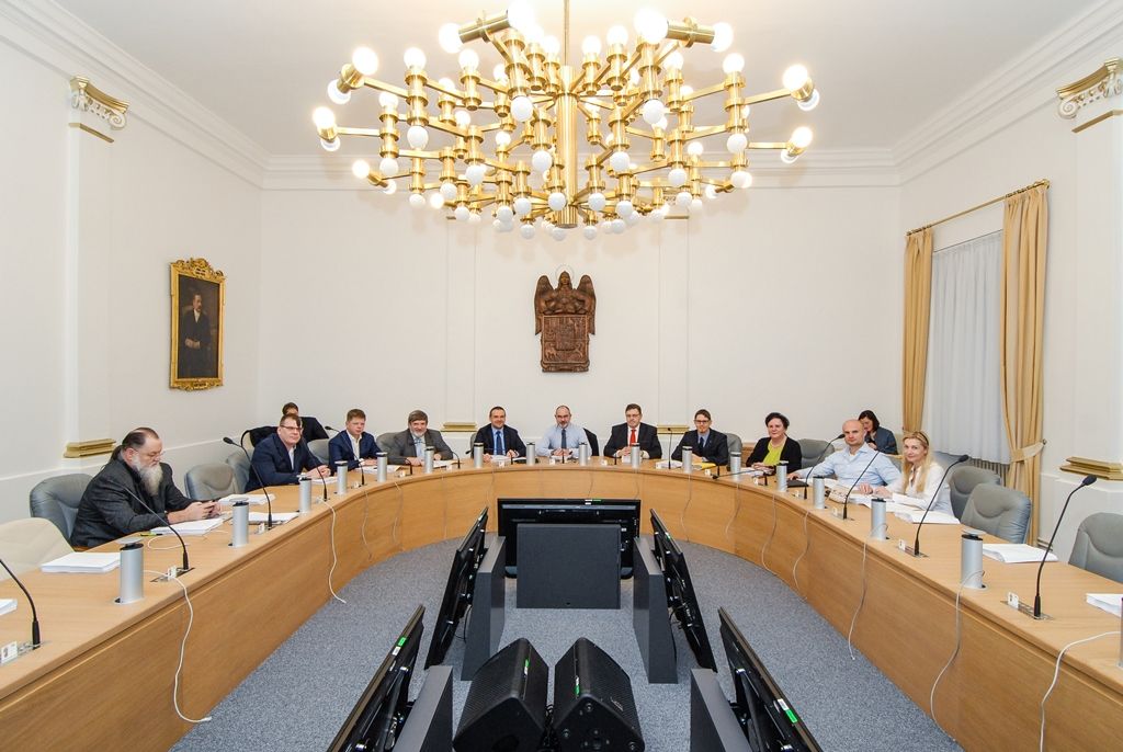 Nejvytíženější zasedací místnost radnice získala nové vybavení