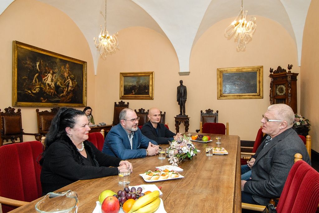 Primátor ocenil mistra světa v judu Zdeňka Vlčka pečetí města (foto: M. Pecuch, 11.1.2017)