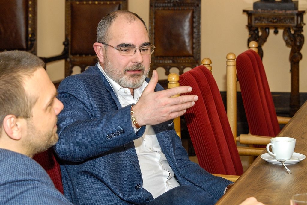 Primátor Zrzavecký a náměstek Baxa na plzeňské radnici přijali jubilanta architekta Jana Soukupa (foto: M. Pecuch, 12.1.2017)