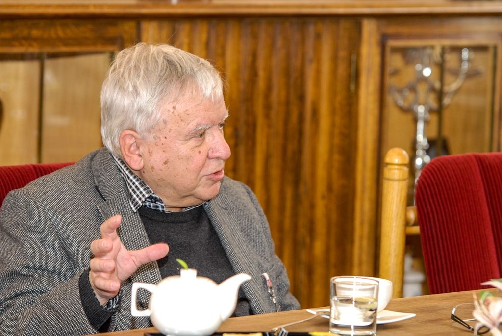 Primátor Zrzavecký a náměstek Baxa na plzeňské radnici přijali jubilanta architekta Jana Soukupa (foto: M. Pecuch, 12.1.2017)