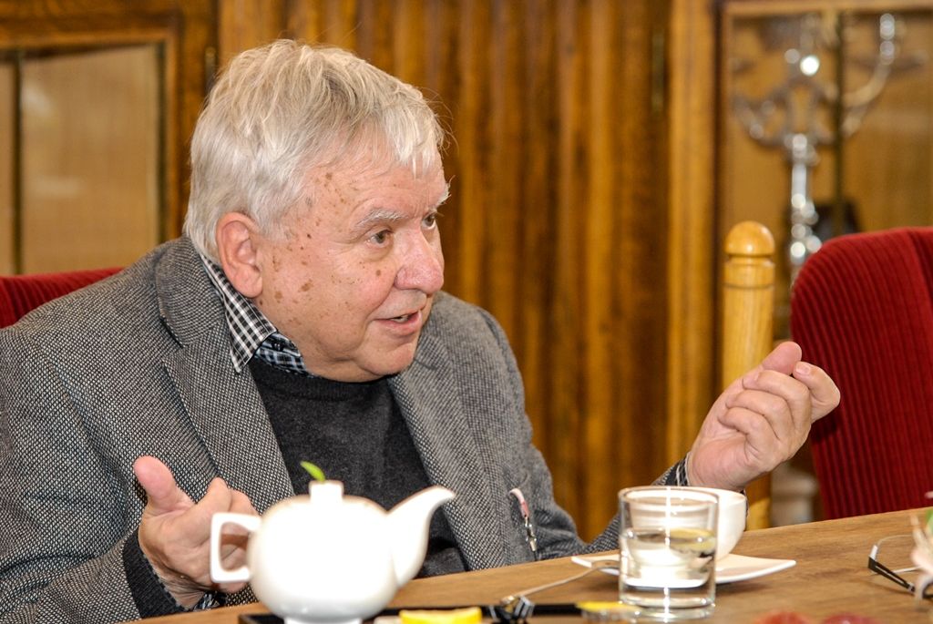 Primátor Zrzavecký a náměstek Baxa na plzeňské radnici přijali jubilanta architekta Jana Soukupa (foto: M. Pecuch, 12.1.2017)