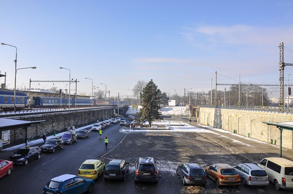 Mosty přes Mikulášskou ulici se opraví v rámci stavby železničního uzlu (foto: M. Pecuch, 20.1.2017)