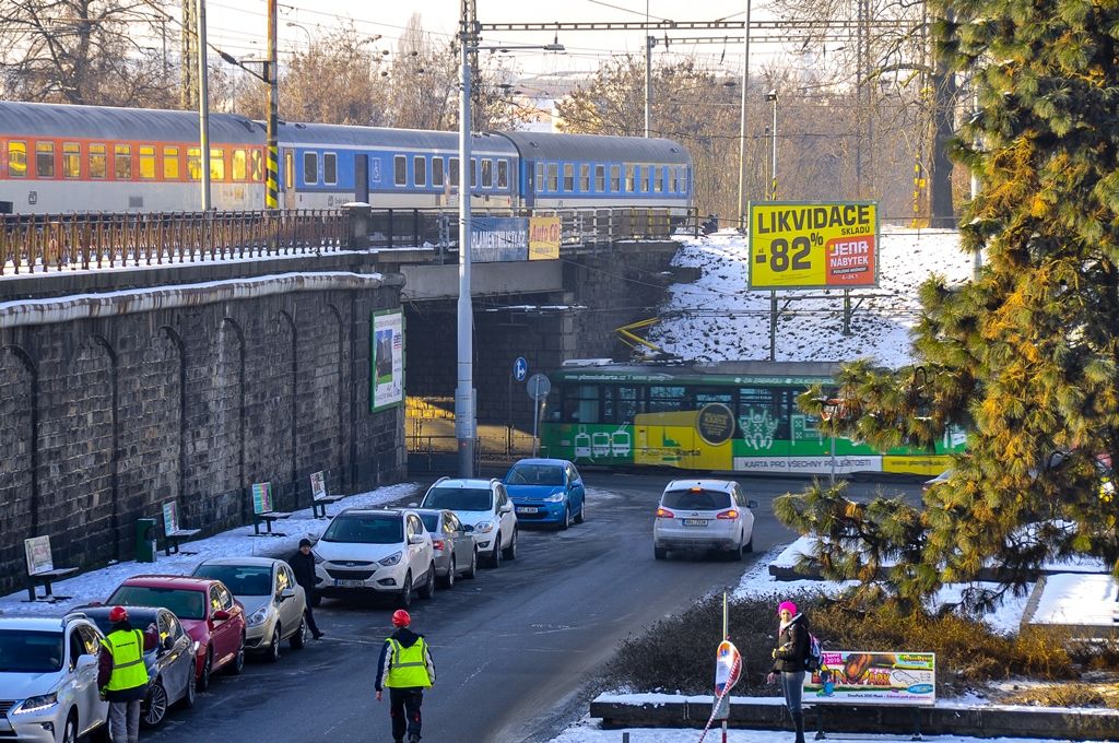 Mosty přes Mikulášskou ulici se opraví v rámci stavby železničního uzlu (foto: M. Pecuch, 20.1.2017)