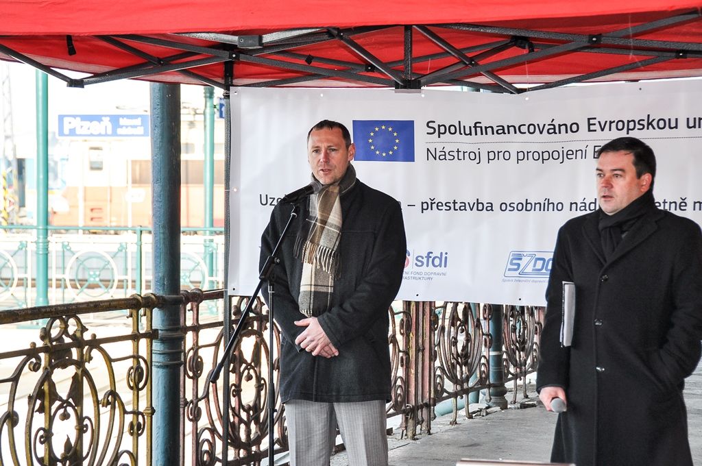 Mosty přes Mikulášskou ulici se opraví v rámci stavby železničního uzlu (foto: M. Pecuch, 20.1.2017)
