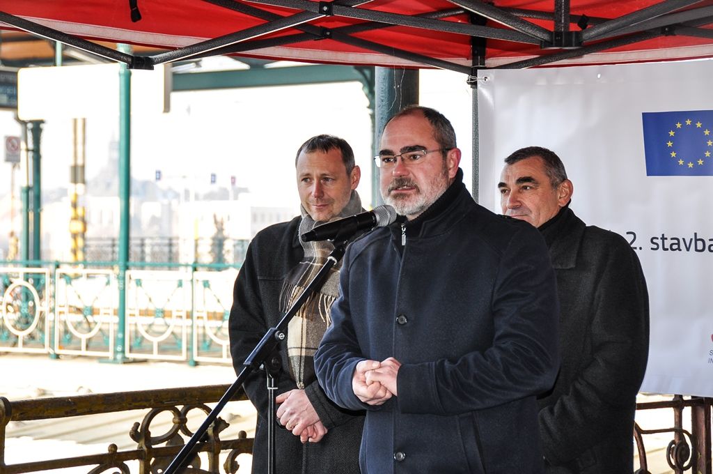 Mosty přes Mikulášskou ulici se opraví v rámci stavby železničního uzlu (foto: M. Pecuch, 20.1.2017)