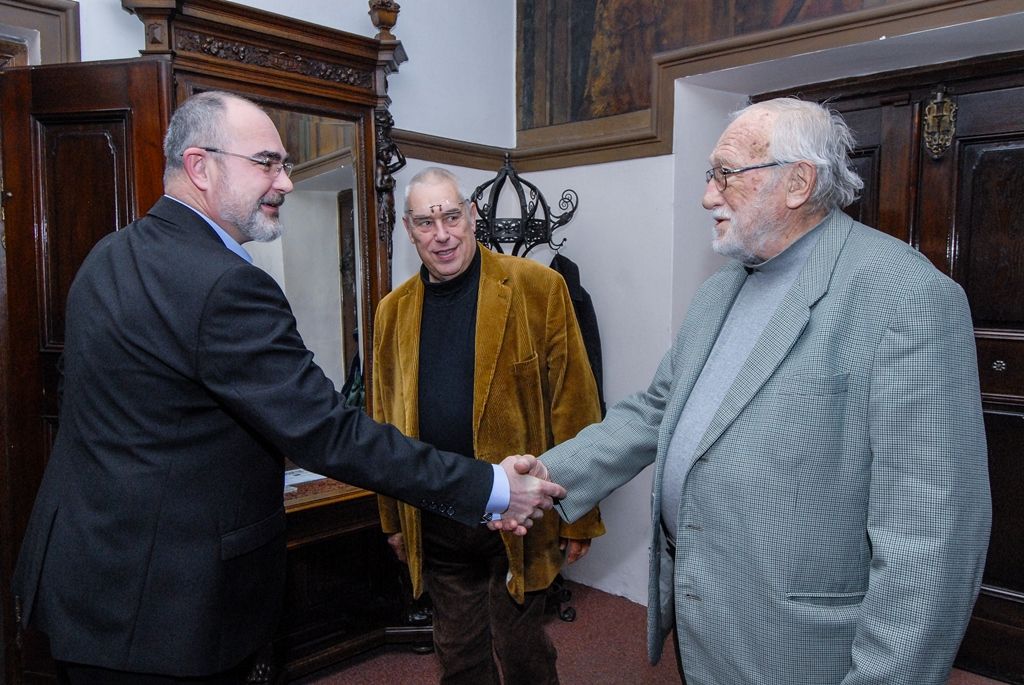 Na plzeňské radnici se setkali bývalí primátoři města Zdeněk Mraček, Zdeněk Prosek, Miroslav Kalous, Martin Baxa a současný primátor Martin Zrzavecký (foto: M. Pecuch, 7.2.2017)
