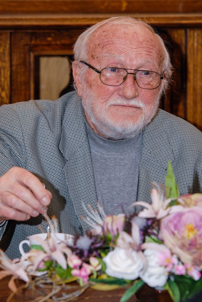 Na plzeňské radnici se setkali bývalí primátoři města Zdeněk Mraček, Zdeněk Prosek, Miroslav Kalous, Martin Baxa a současný primátor Martin Zrzavecký (foto: M. Pecuch, 7.2.2017)