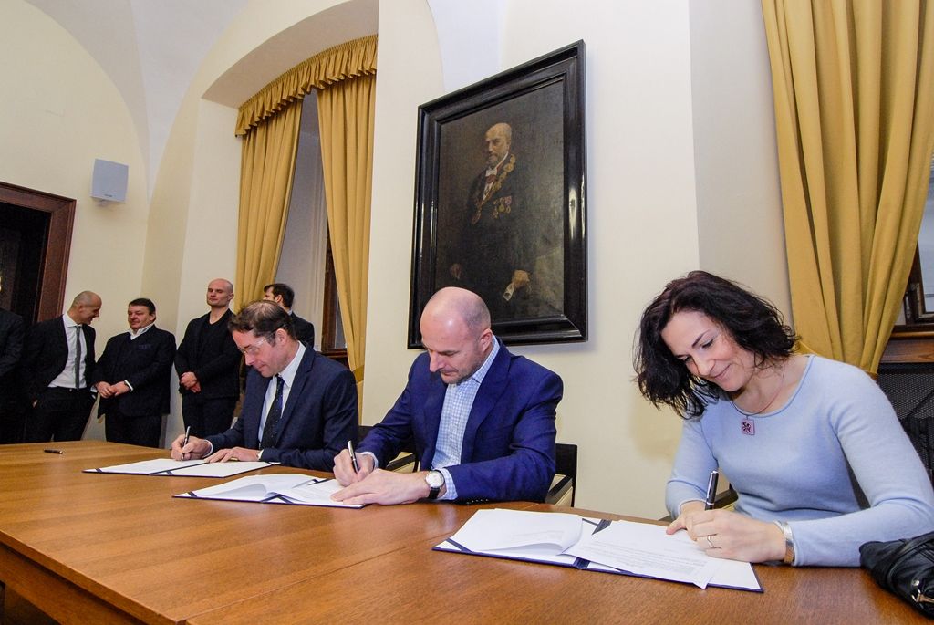 Plzeň, kraj i sportovní svazy a místní kluby podepsaly memoranda o spolupráci (foto: M. Pecuch, 10.2.2017)
