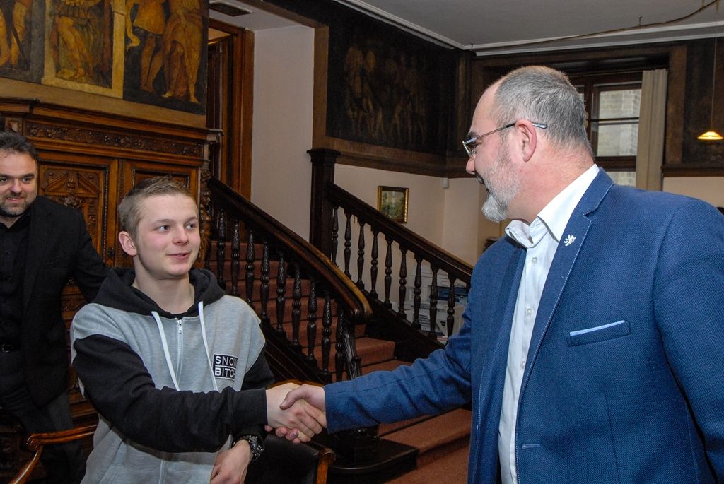 Primátor poděkoval mladému Plzeňanovi za záchranu topícího (foto: M. Pecuch, 10.2.2017)