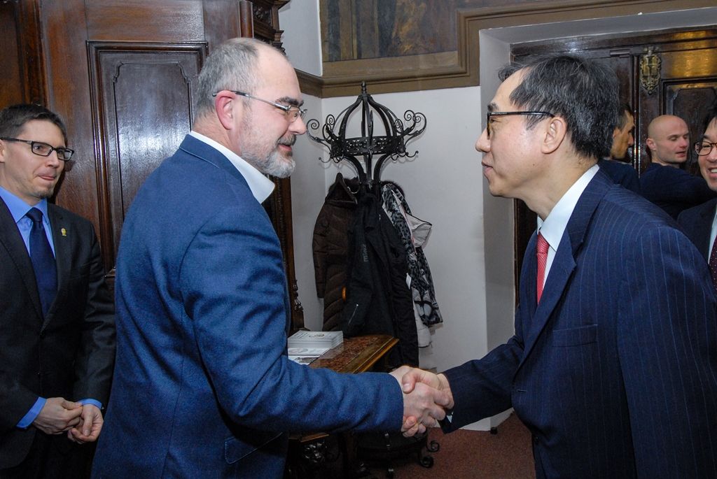Korejský velvyslanec navštívil radnici, tématem byly Doosan Škoda Power i studentský program (foto: M. Pecuch, 13.2.2017)