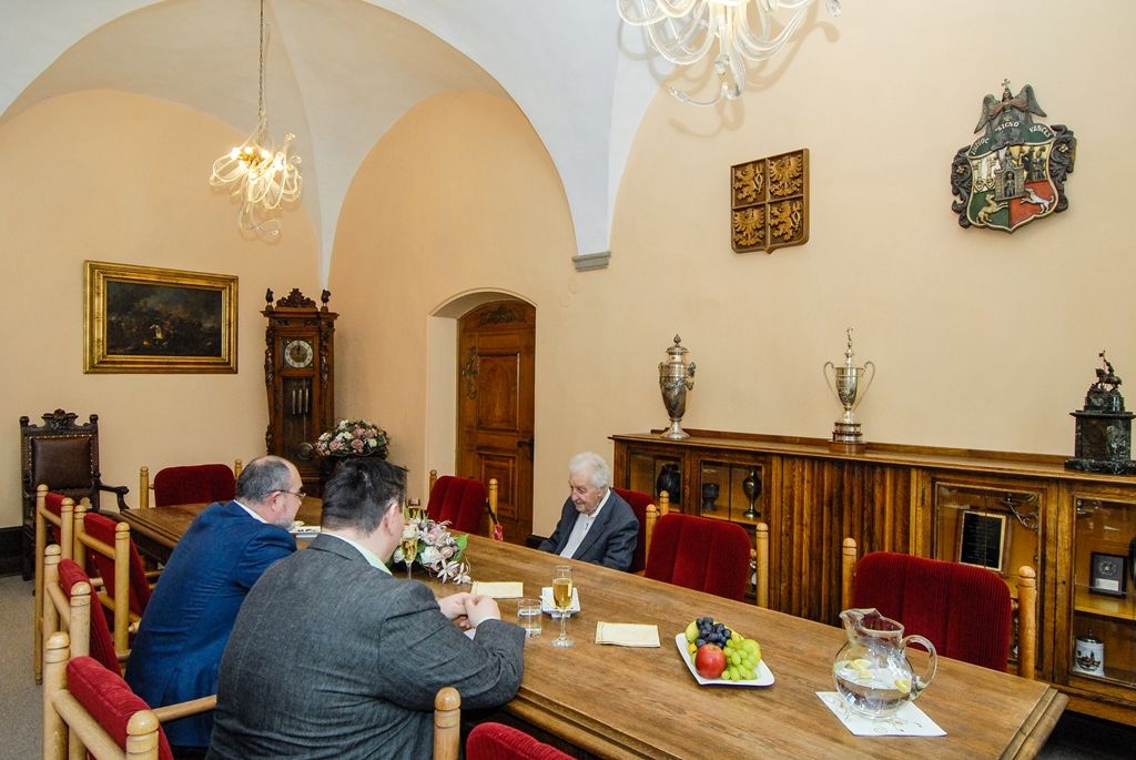 Primátor přijal Hanuše Salze (foto: M. Pecuch, 28.2.2017)
