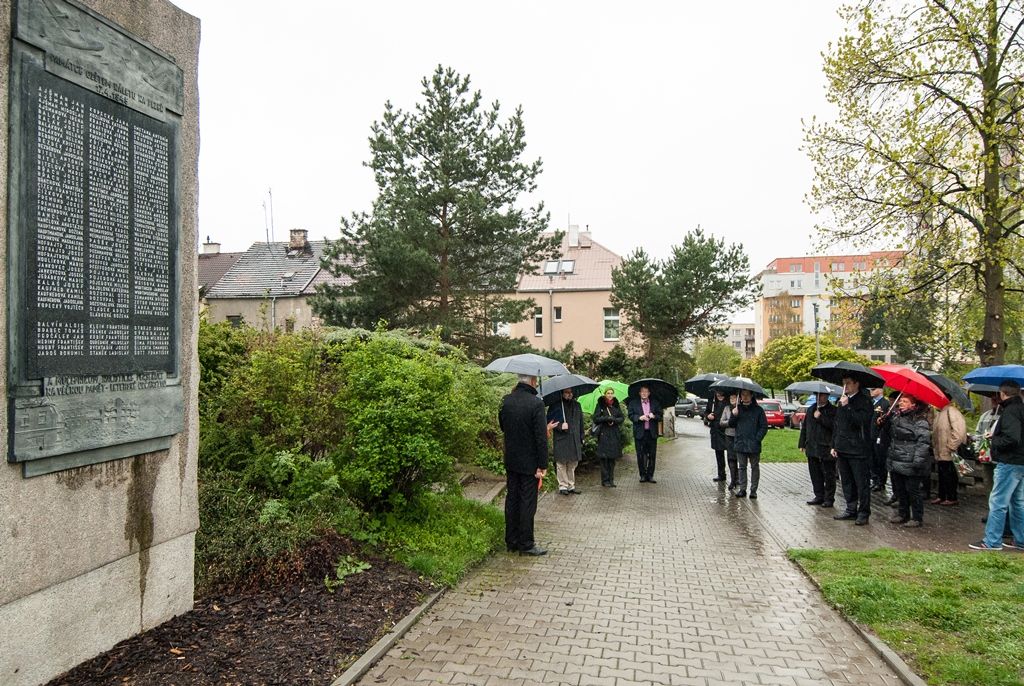 Slavnosti svobody 2017 - Pietní akty Sousedská a Jateční ul.  (foto: M. Pecuch, 18.4.2017)