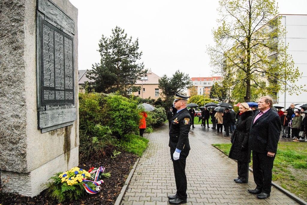 Slavnosti svobody 2017 - Pietní akty Sousedská a Jateční ul.