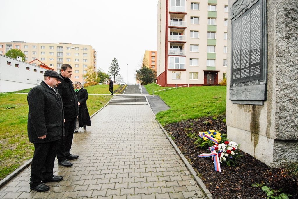 Slavnosti svobody 2017 - Pietní akty Sousedská a Jateční ul.  (foto: M. Pecuch, 18.4.2017)
