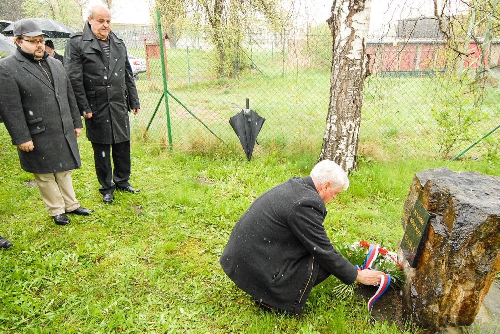 Slavnosti svobody 2017 - Pietní akty Sousedská a Jateční ul.  (foto: M. Pecuch, 18.4.2017)