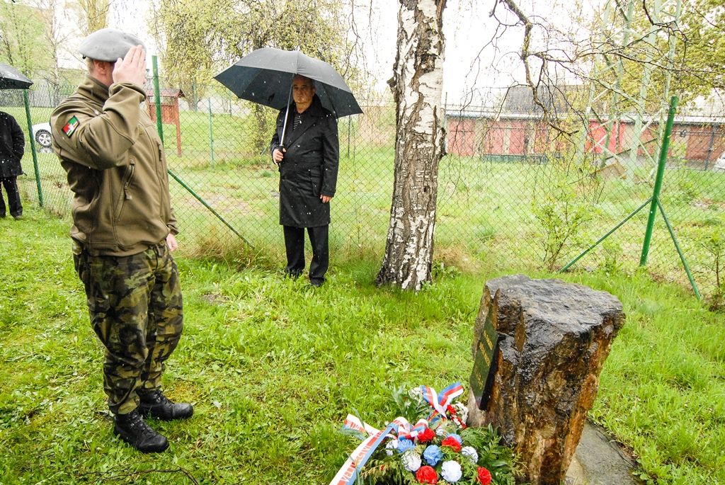 Slavnosti svobody 2017 - Pietní akty Sousedská a Jateční ul.  (foto: M. Pecuch, 18.4.2017)