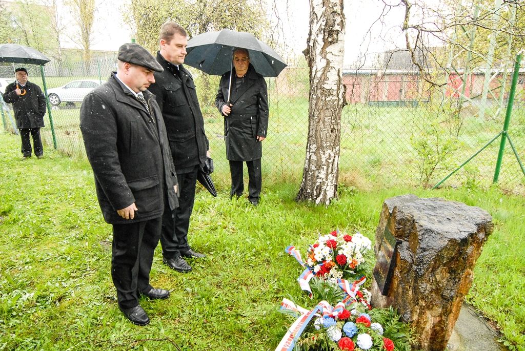 Slavnosti svobody 2017 - Pietní akty Sousedská a Jateční ul.  (foto: M. Pecuch, 18.4.2017)