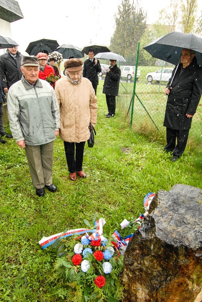 Slavnosti svobody 2017 - Pietní akty Sousedská a Jateční ul.  (foto: M. Pecuch, 18.4.2017)