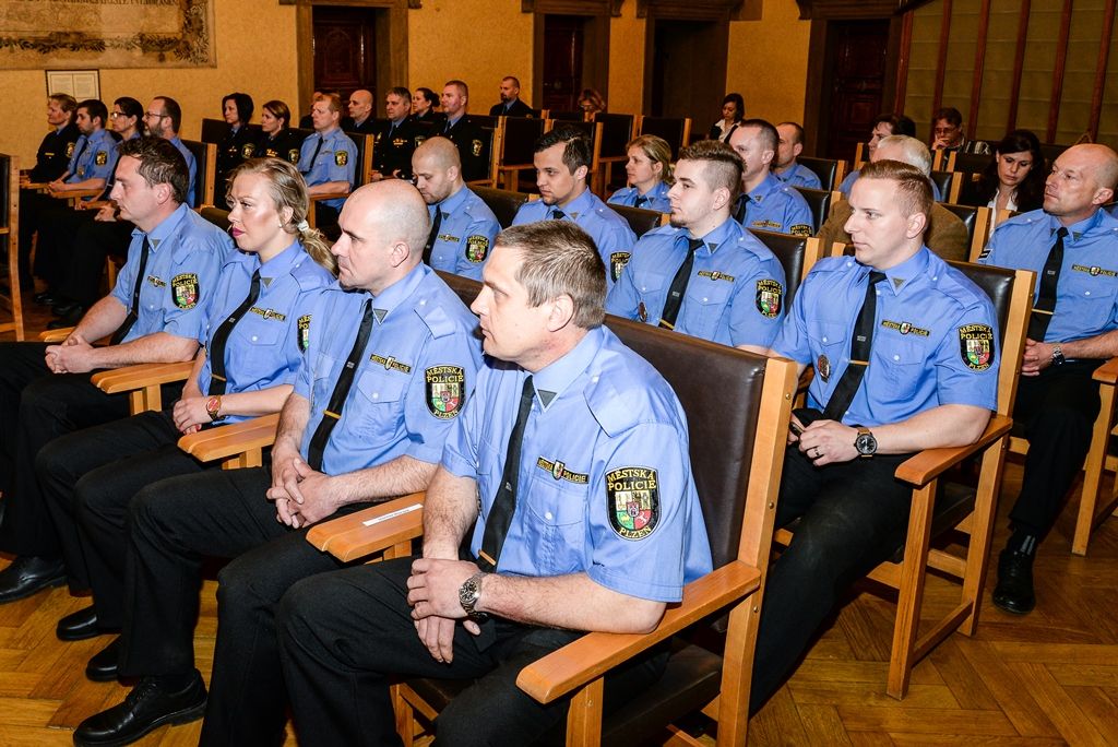 Primátor města ocenil přes šest desítek strážníků Městské policie Plzeň (foto: M. Pecuch, 19.4.2017)