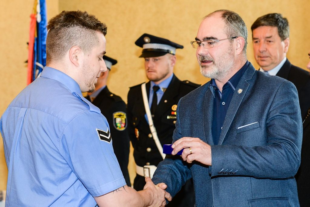 Primátor města ocenil přes šest desítek strážníků Městské policie Plzeň (foto: M. Pecuch, 19.4.2017)
