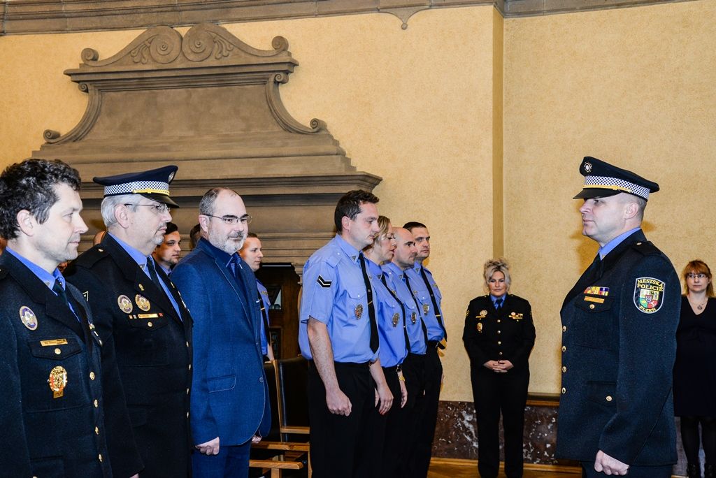 Primátor města ocenil přes šest desítek strážníků Městské policie Plzeň (foto: M. Pecuch, 19.4.2017)