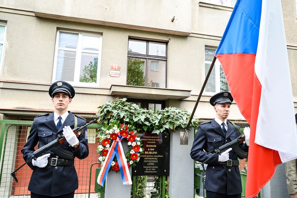 Hrdinové z Plzně mají nově pamětní desky - Anthropiod, Out Distance a Steel (foto: M. Pecuch, 25.4.2017)
