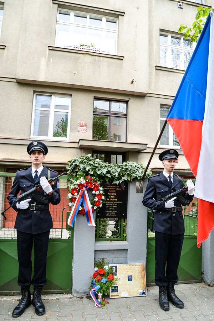 Hrdinové z Plzně mají nově pamětní desky - Anthropiod, Out Distance a Steel (foto: M. Pecuch, 25.4.2017)