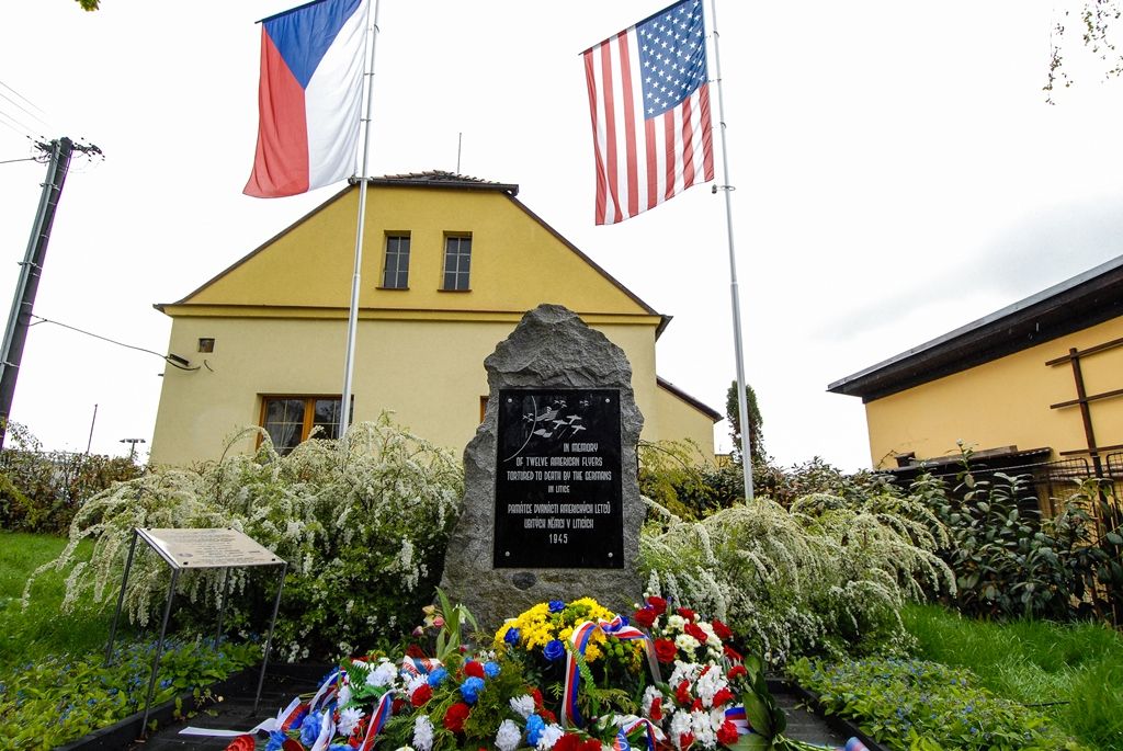 Slavnosti svobody 2017 - Pietní akt Litice (foto: M. Pecuch, 26.4.2017)