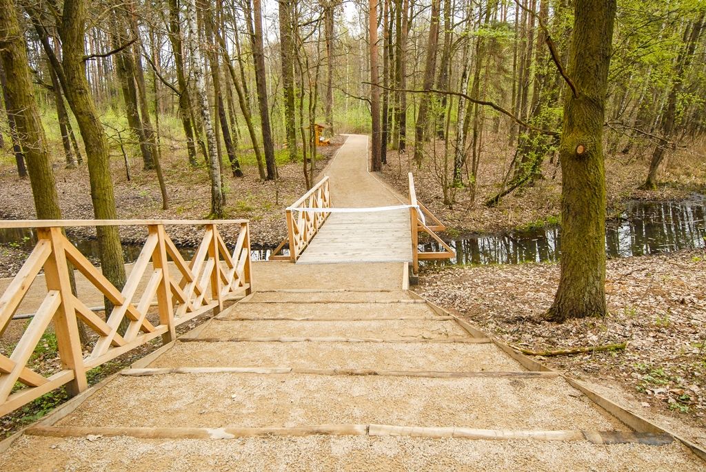 V Lesoparku Ostende čekají návštěvníky nové cesty i lesní tůně (foto: M. Pecuch, 27.4.2017)