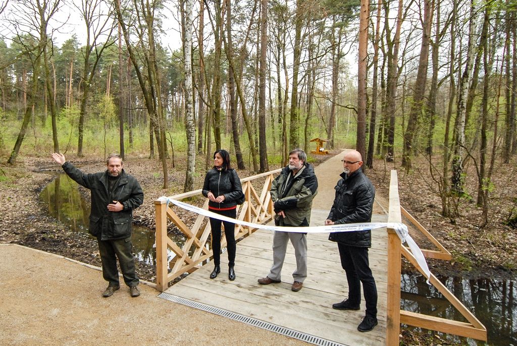 V Lesoparku Ostende čekají návštěvníky nové cesty i lesní tůně (foto: M. Pecuch, 27.4.2017)