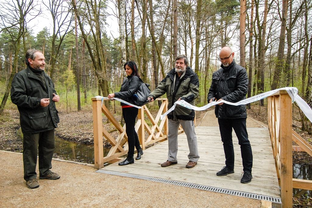 V Lesoparku Ostende čekají návštěvníky nové cesty i lesní tůně (foto: M. Pecuch, 27.4.2017)