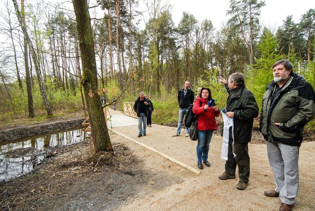 V Lesoparku Ostende čekají návštěvníky nové cesty i lesní tůně (foto: M. Pecuch, 27.4.2017)