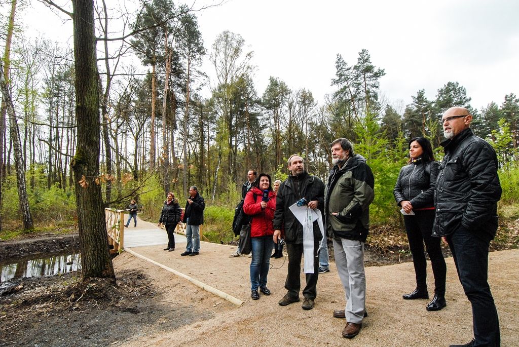 V Lesoparku Ostende čekají návštěvníky nové cesty i lesní tůně (foto: M. Pecuch, 27.4.2017)